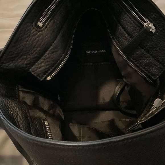 Michael Kors Black Hobo Bag with tassel - Picture 3 of 3